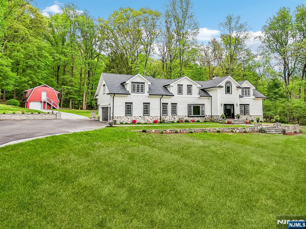 Property for Sale at 432 Fox Chase Road, Chester Twp, New Jersey - Bedrooms: 5 
Bathrooms: 4 
Rooms: 11  - $1,250,000