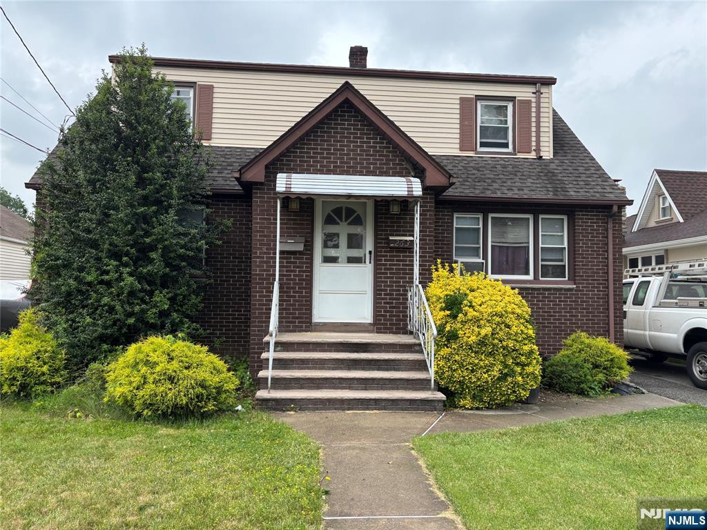 Rental Property at 263 4th St, Saddle Brook, New Jersey - Bedrooms: 1 
Bathrooms: 1 
Rooms: 4  - $1,700 MO.