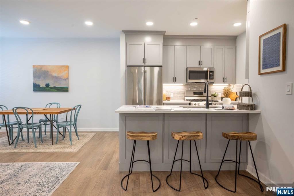 660 Bloomfield Avenue 403