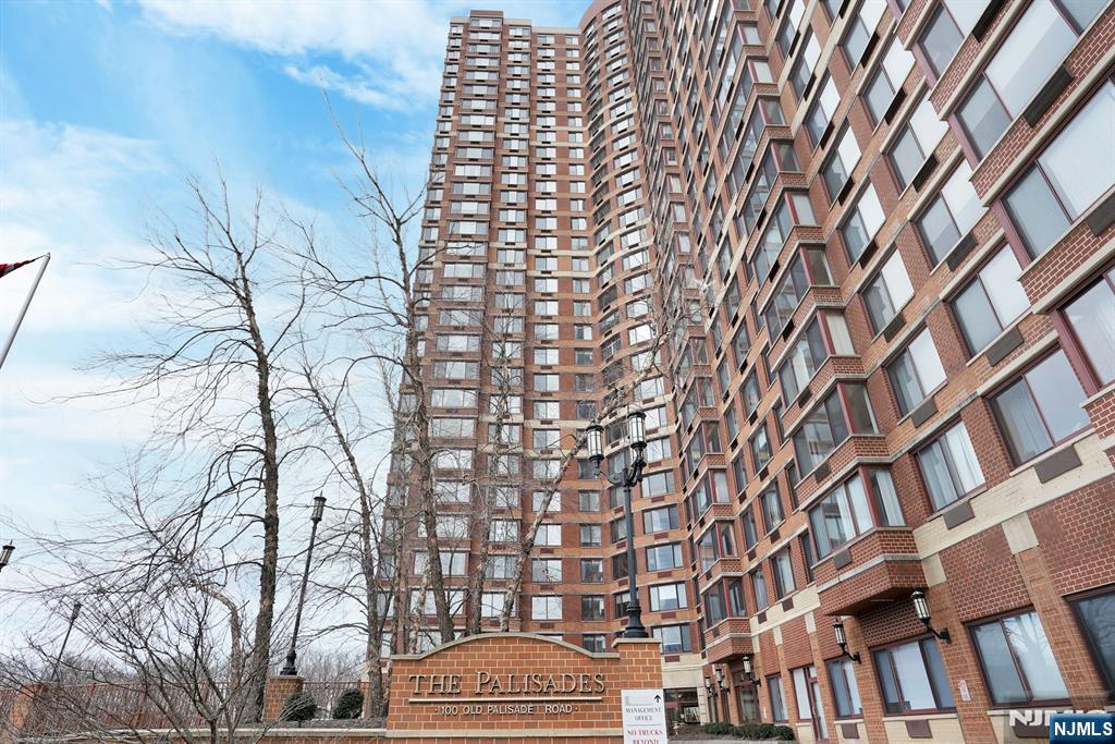 100 Old Palisade Rd 3406, Fort Lee, New Jersey - 3 Bedrooms  
4 Bathrooms  
6 Rooms - 