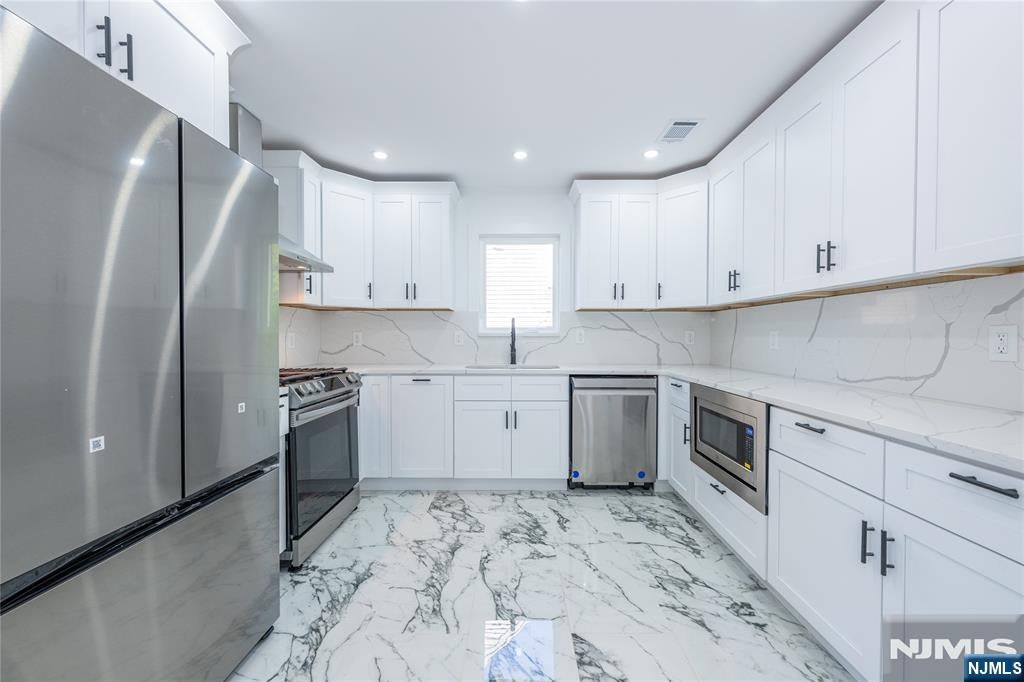 214 Alberta Drive