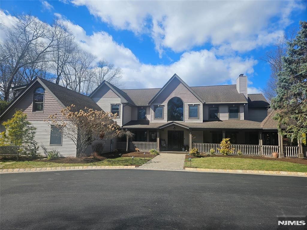 Photo of 285 Chestnut Ridge Road, Woodcliff Lake, NJ 07677 (MLS # 26003293)