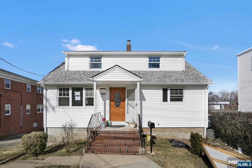 380 Grand Ave, Leonia, New Jersey - 4 Bedrooms  
3 Bathrooms  
9 Rooms - 