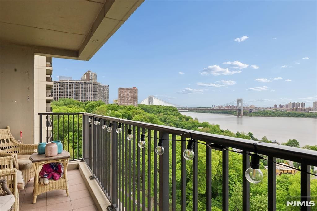 Photo of 3 Horizon Road #821, Fort Lee, NJ 07024 (MLS # 26016408)