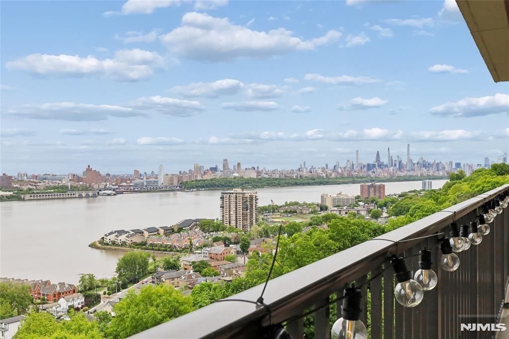 Photo of 3 Horizon Road #821, Fort Lee, NJ 07024 (MLS # 26016408)