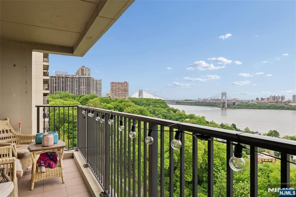Photo of 3 Horizon Road #821, Fort Lee, NJ 07024 (MLS # 26016408)