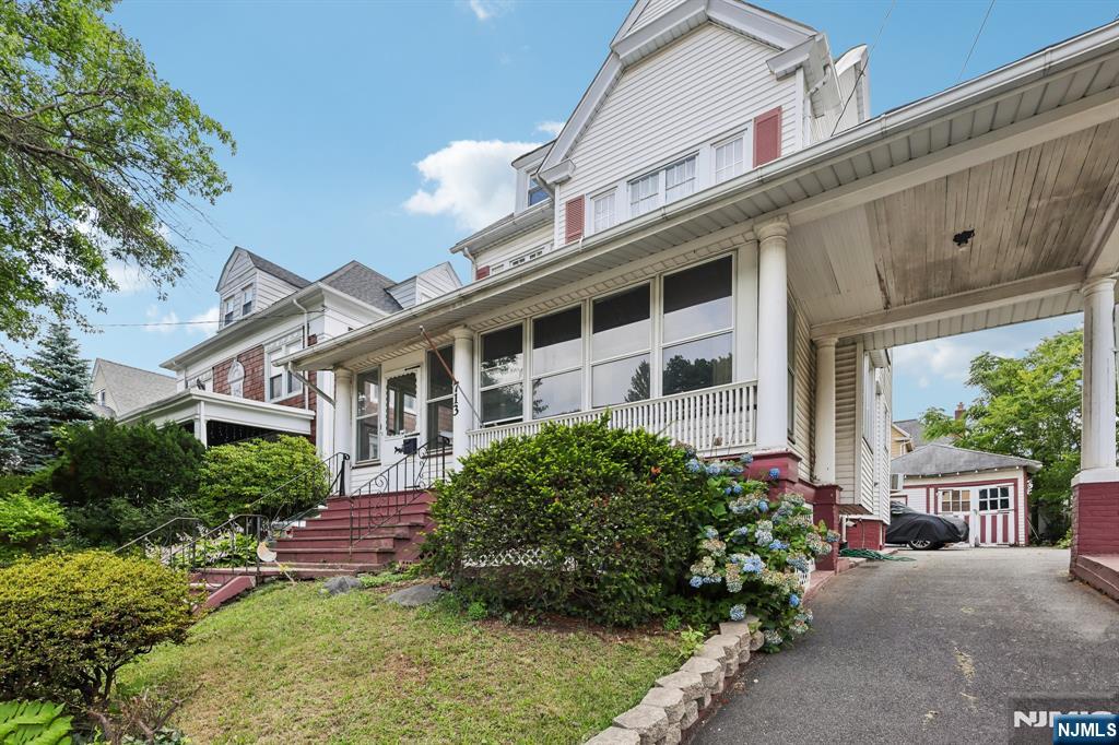 Photo of 711713 Degraw Avenue, Newark, NJ 07104 (MLS # 26025359)