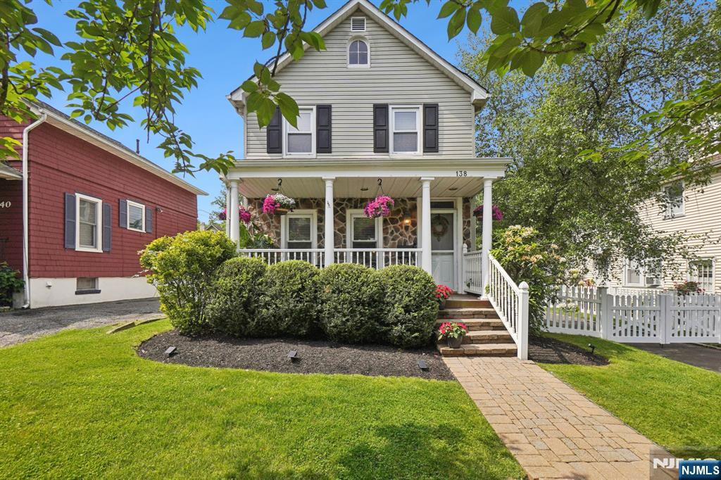Property for Sale at 138 Roland Avenue, South Orange Village, New Jersey - Bedrooms: 3 
Bathrooms: 2 
Rooms: 6  - $675,000