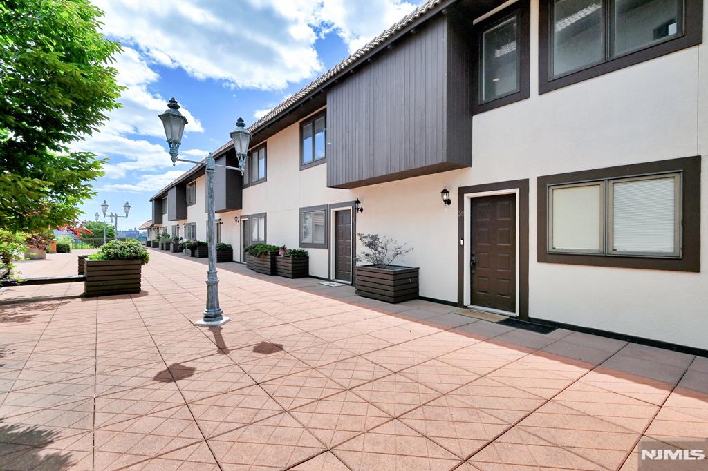 300 Gorge Road 38