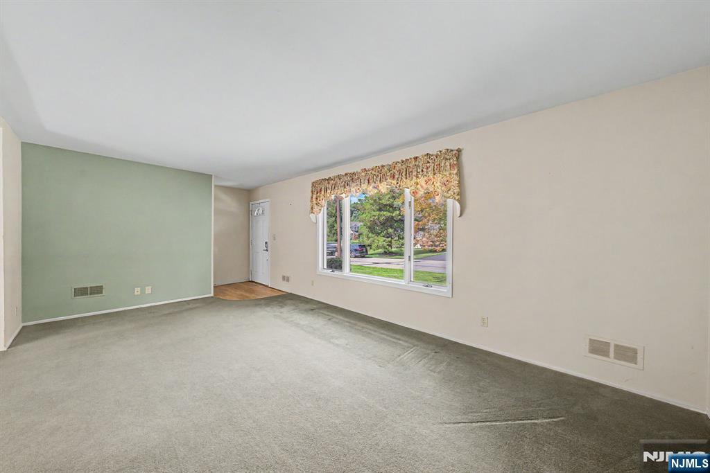 5 Holyoke Drive