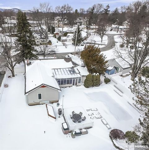 7 Dale Avenue Pequannock Township NJ 07444