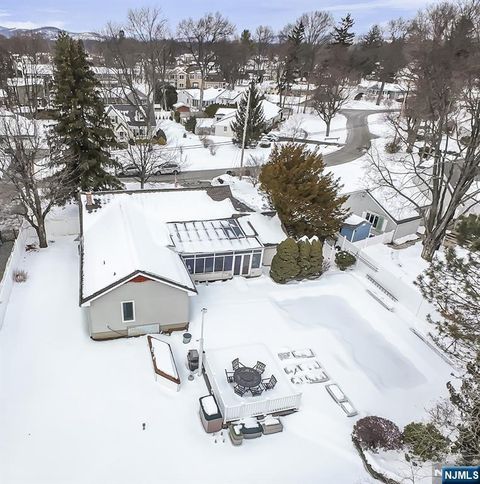 7 Dale Avenue Pequannock Township NJ 07444