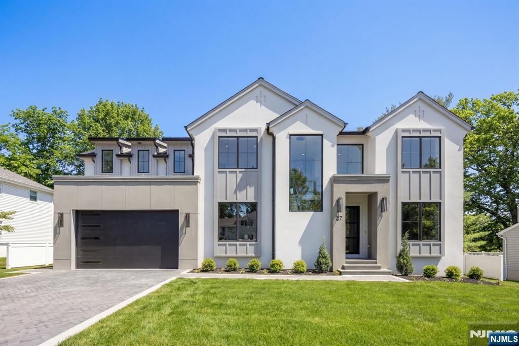 Photo of 27 Garret Place, Glen Rock, NJ 07452 (MLS # 26011006)