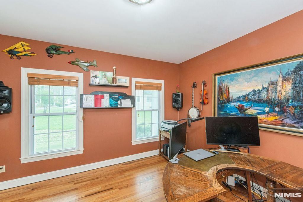 Photo of 721 Ringwood Avenue, Pompton Lakes, NJ 07442 (MLS # 26014495)