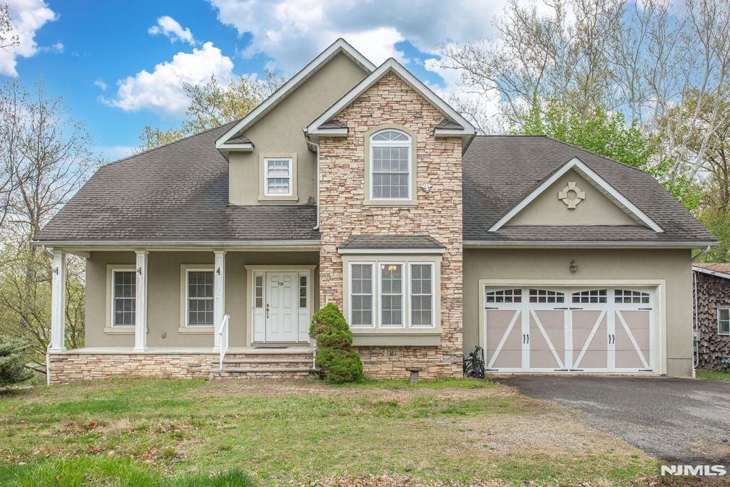 Photo of 721 Ringwood Avenue, Pompton Lakes, NJ 07442 (MLS # 26014495)