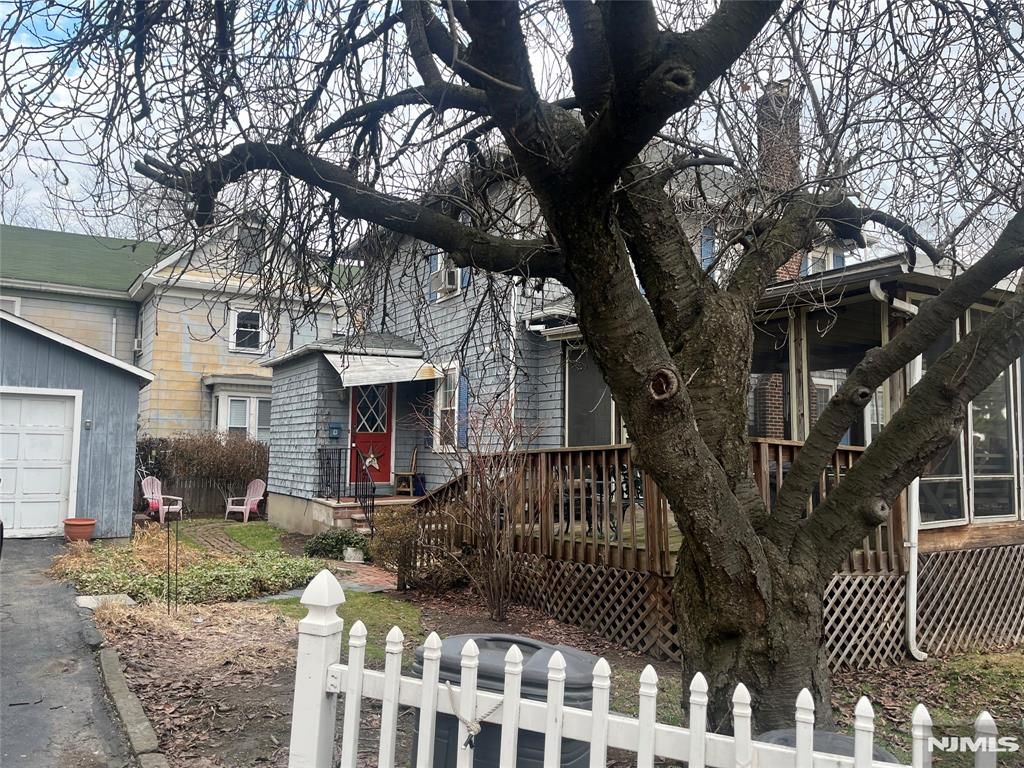 Photo of 1332 River Road, Edgewater, NJ 07020 (MLS # 26008086)