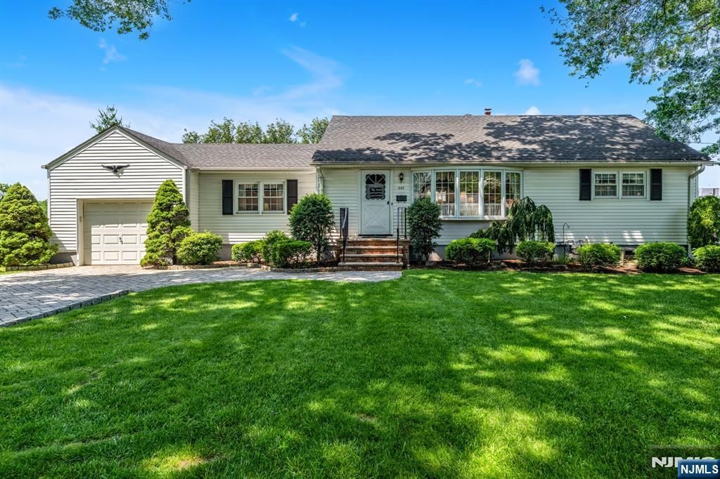 Photo of 843 Alden Road, Paramus, NJ 07652 (MLS # 25035590)