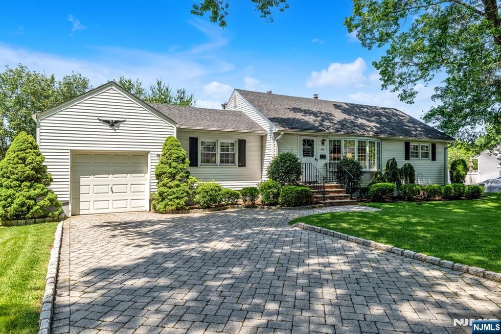 Photo of 843 Alden Road, Paramus, NJ 07652 (MLS # 25035590)
