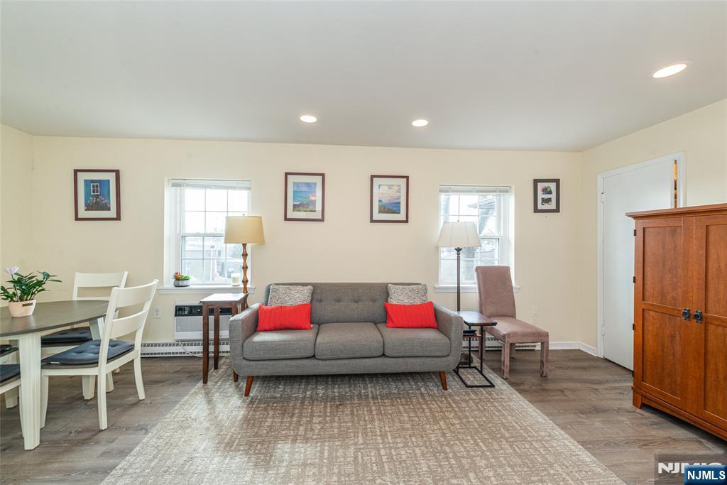 206 Main Street C778B
