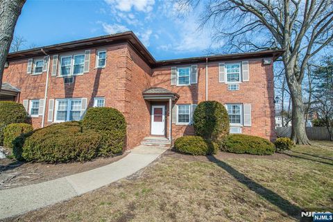 MLS: 25008714