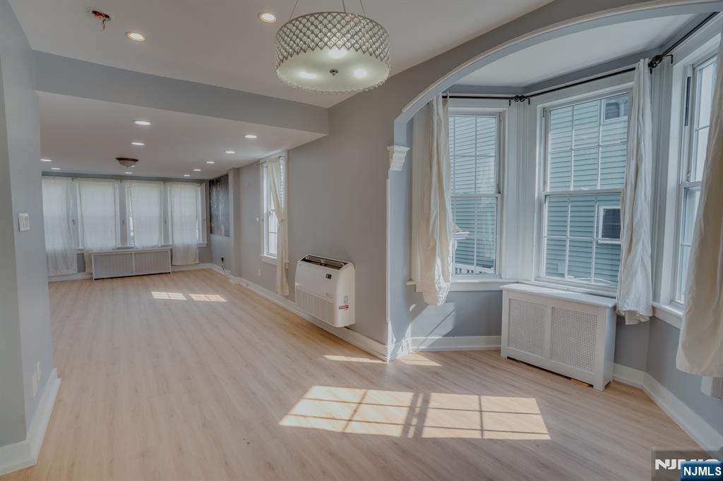 566 2nd Street