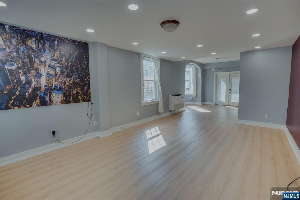 566 2nd Street