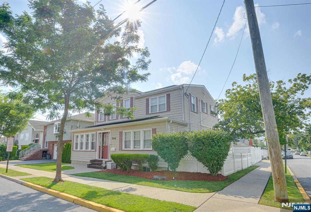 566 2nd Street