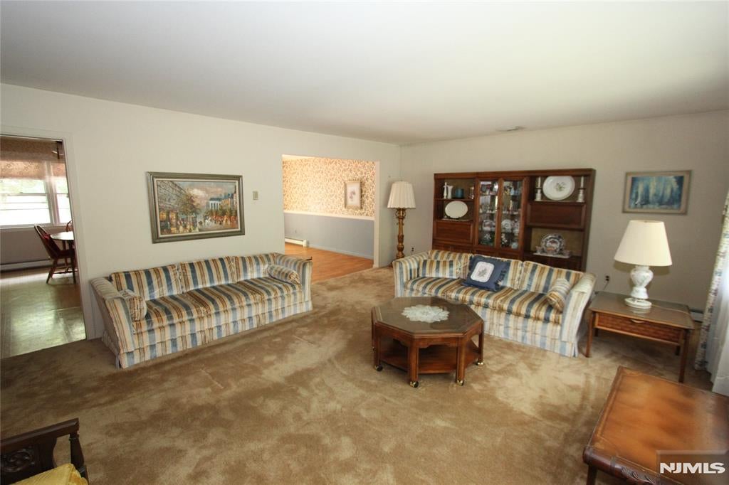 10 Bayberry Drive