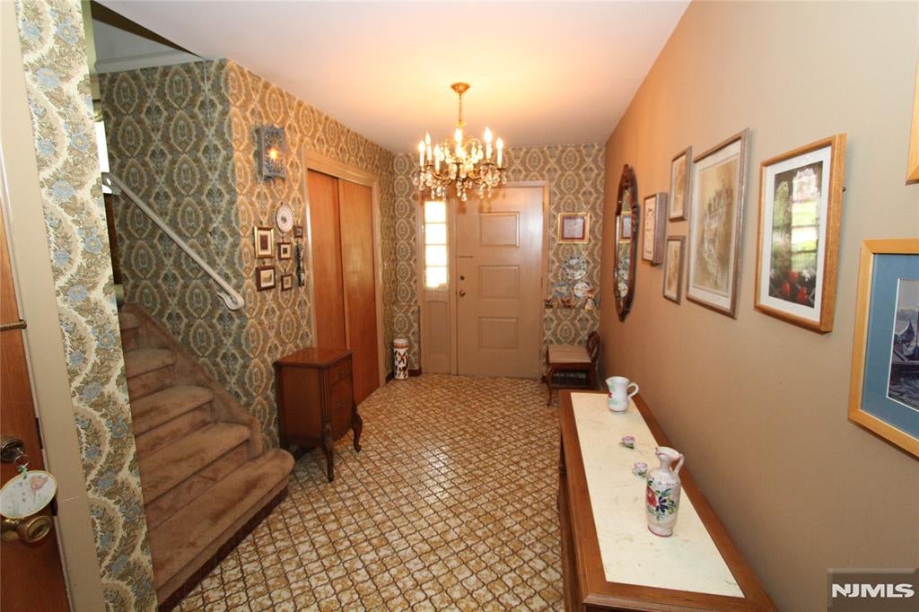 10 Bayberry Drive