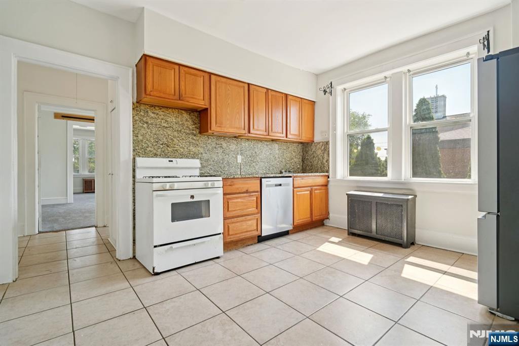 60-62 Elmwood Avenue 1L