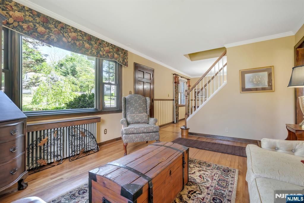 Photo of 28 Wanamaker Avenue, Mahwah, NJ 07430 (MLS # 26017770)