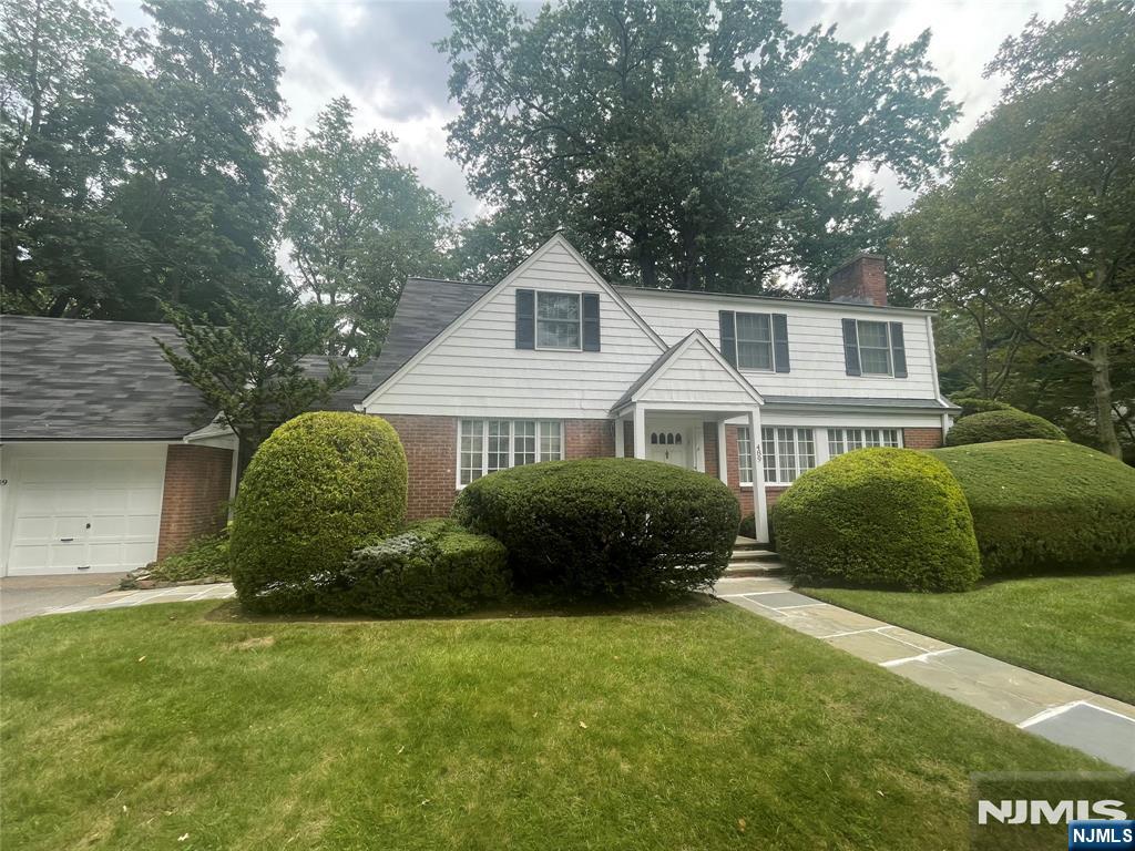 489 Reis Avenue