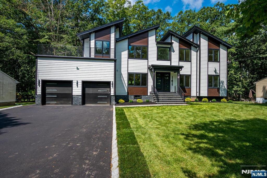 67 Falcon Road