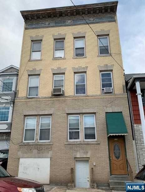 Rental Property at 115 Cross St Apt2, Harrison, New Jersey - Bedrooms: 1 
Bathrooms: 1 
Rooms: 4  - $1,750 MO.