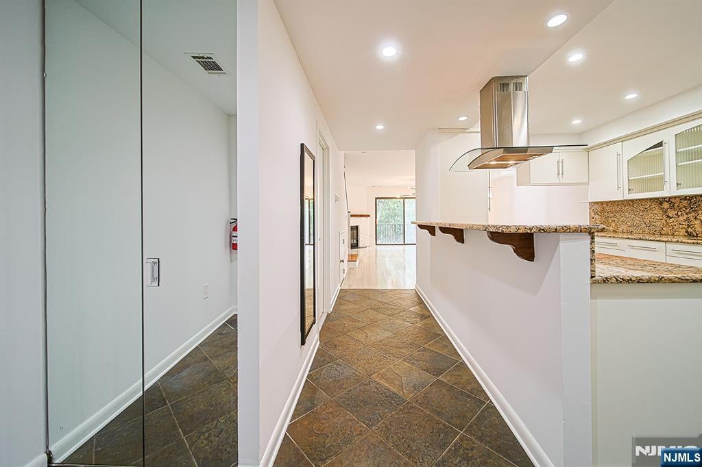 3 Whitman Court 1203