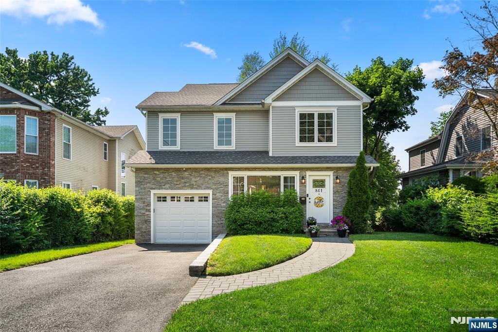 Property for Sale at 801 Bogert Road, River Edge, New Jersey - Bedrooms: 4 
Bathrooms: 3 
Rooms: 9  - $1,250,000