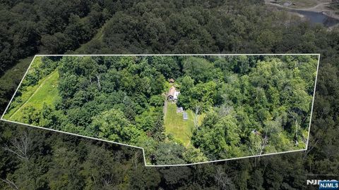 Photo of 77 Voorhis Road, Kinnelon, NJ 07035 (MLS # 26002900)