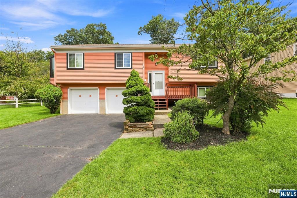 17 Lunn Avenue