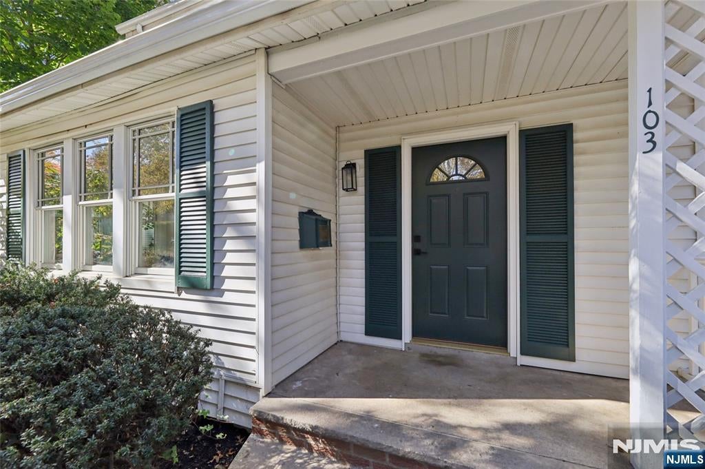 103 Magnolia Avenue