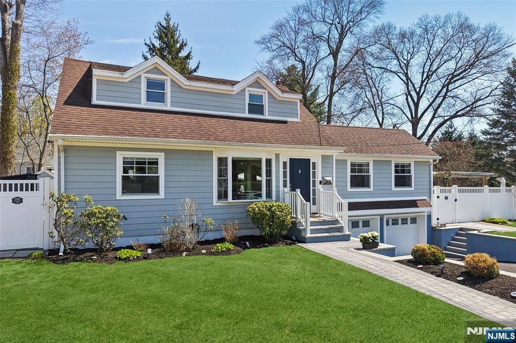 Photo of 303 Walnut Street, Twp of Washington, NJ 07676 (MLS # 26012294)