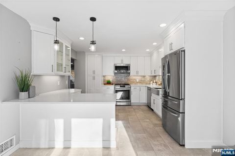 Photo of 90 Fisher Rd, Mahwah, NJ 07430 (MLS # 25041470)