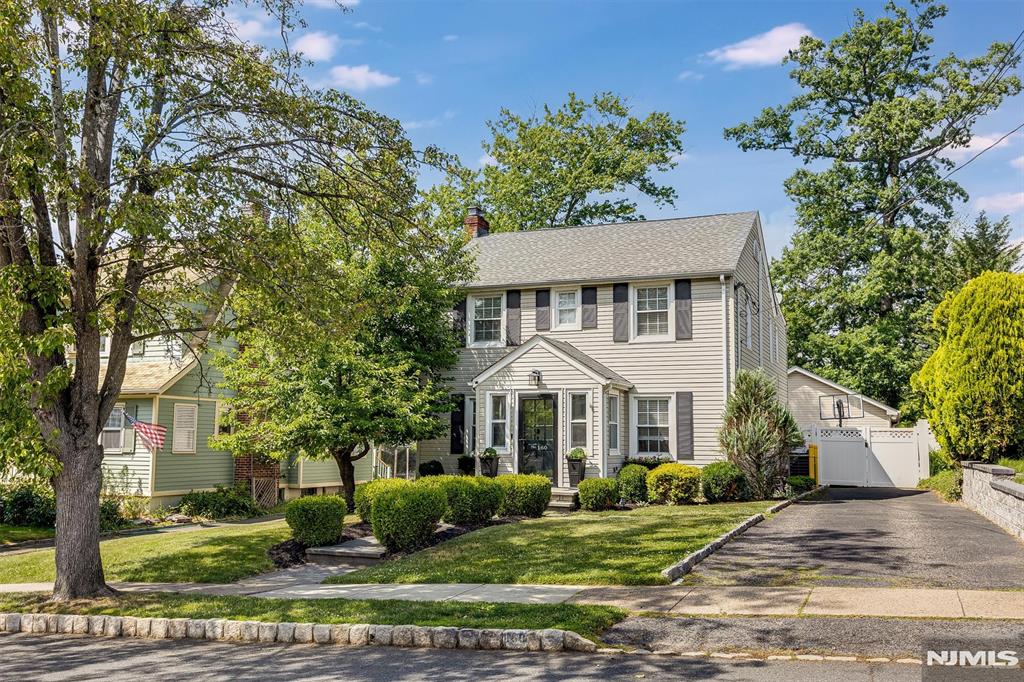 160 Woodland Avenue