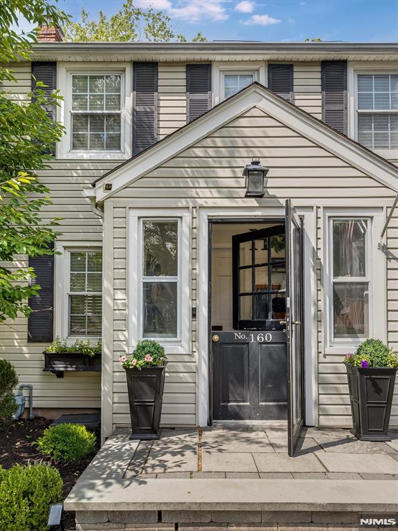 160 Woodland Avenue