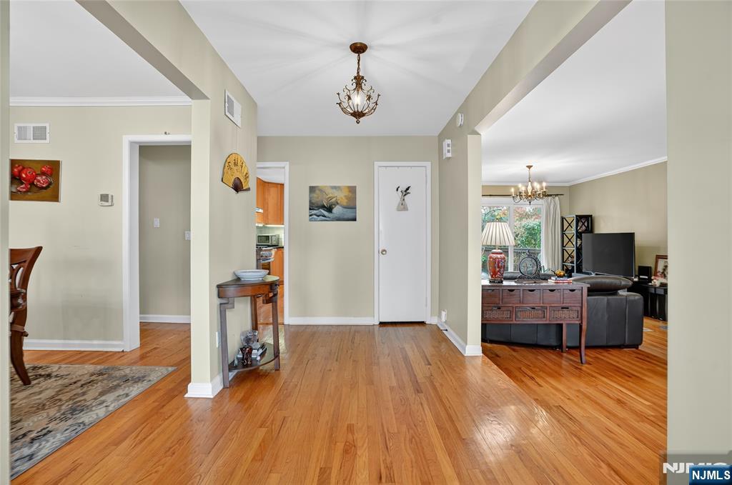 16 Greentree Terrace