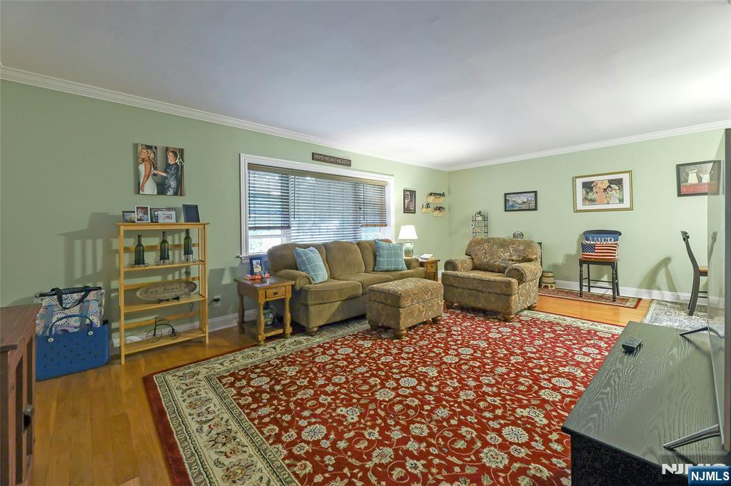 76 Franklin Street B