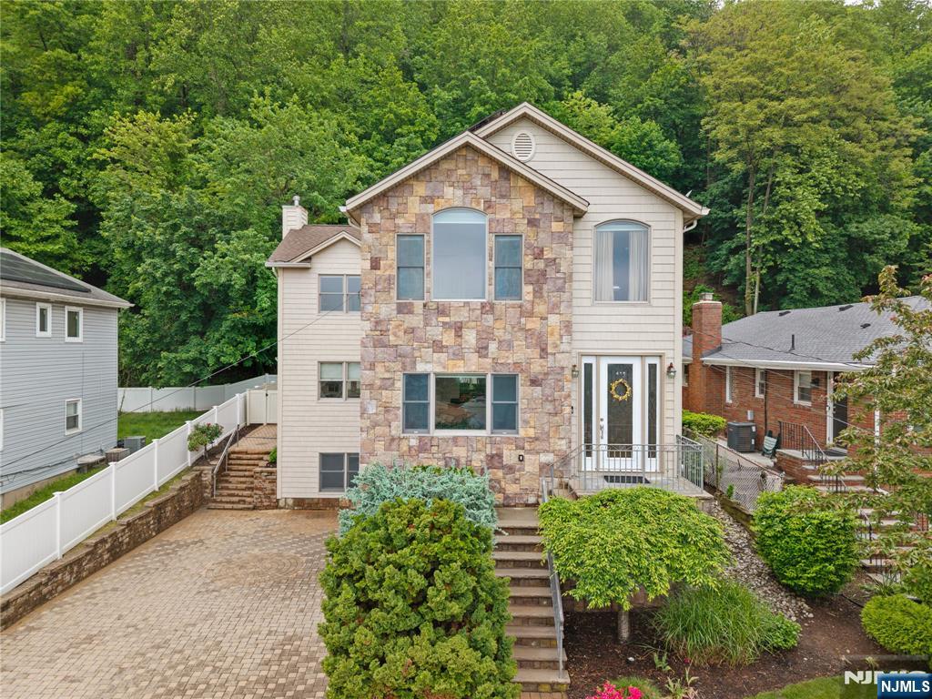 410 Valley Road