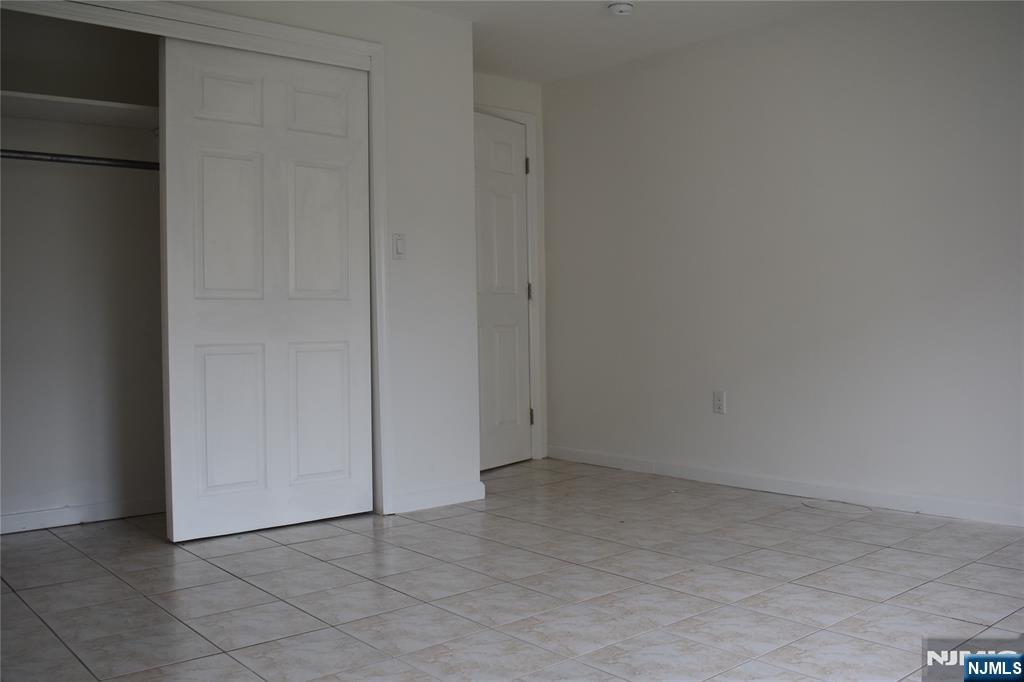 100 Kipp Avenue 2