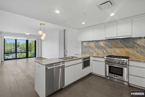 Photo of 320 Adolphus Avenue #404, Cliffside Park, NJ 07010 (MLS # 26009292)