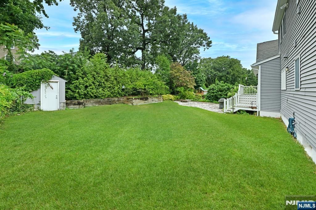 Photo of 211 Spruce Street, Midland Park, NJ 07432 (MLS # 26025549)