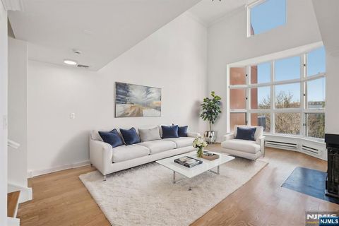 316 Thornton Court T316 Edgewater NJ 07020